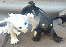Toothless and Light Fury, Articulated, 3D printed, How to Train Your Dragon