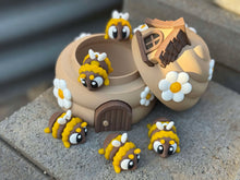 Beehive & Bee Set 3D Printed- Fidget-Toy-Collectable