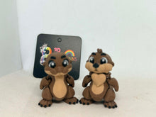 Adorable Otter Couple Figurines – Sweet & Collectable!