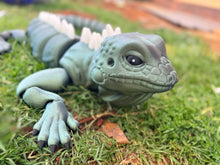 Giant Iguana – 1.6m Long Articulated 3D Printed Reptile