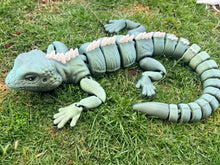 Giant Iguana – 1.6m Long Articulated 3D Printed Reptile