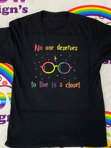Harry no one deserves to live in a closet Kids Tshirt