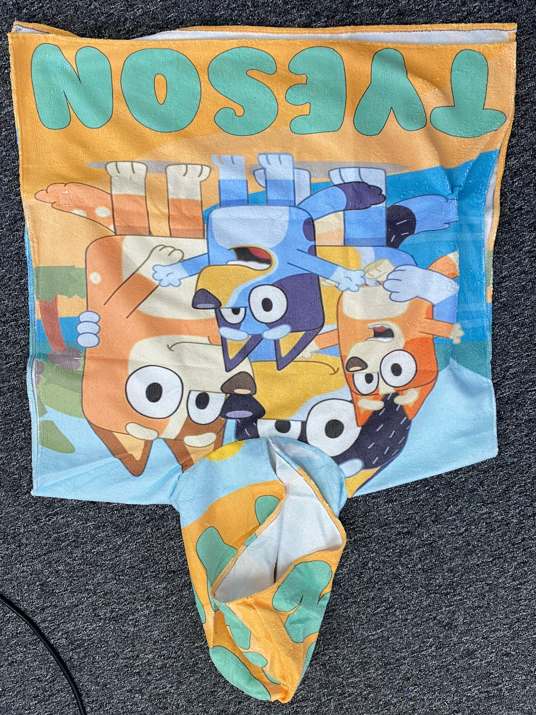 Bluey  Hooded poncho towel