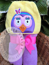 Giggle hooded towel